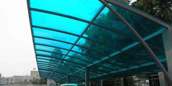 西安耐力板雨棚壽命有多少？